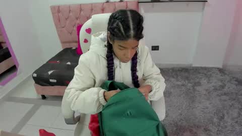 Snapshot of thianahornyy chatting on February 20, 2026, 1:00 pm thianahornyy online show from February 20, 2026, 1:00 pm