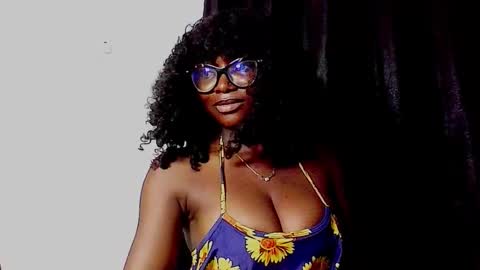 Snapshot of thick_ebonie chatting on October 6, 2025, 8:28 pm Jenny online show from October 6, 2025, 8:28 pm