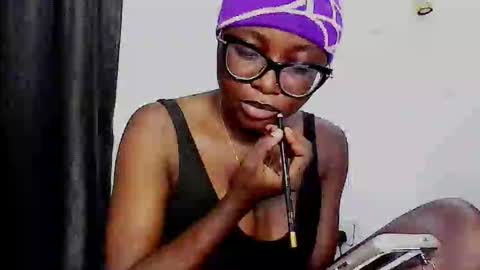 Snapshot of thick_ebonie chatting on October 12, 2025, 9:36 pm Jenny online show from October 12, 2025, 9:36 pm