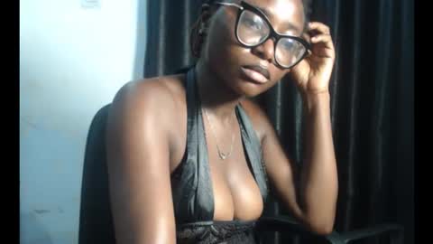 Snapshot of thick_ebonie chatting on October 18, 2025, 5:57 pm Jenny online show from October 18, 2025, 5:57 pm