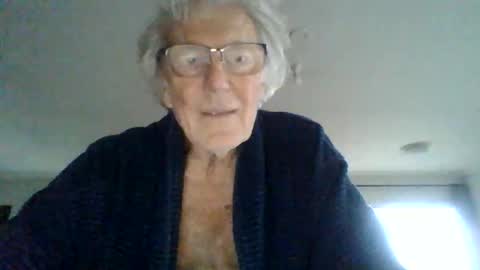 Snapshot of thickcockat71 chatting on April 18, 2026, 7:58 pm Thickcockat71 online show from April 18, 2026, 7:58 pm