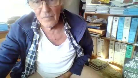 Snapshot of thickcockat71 chatting on May 8, 2026, 10:59 pm Thickcockat71 online show from May 8, 2026, 10:59 pm
