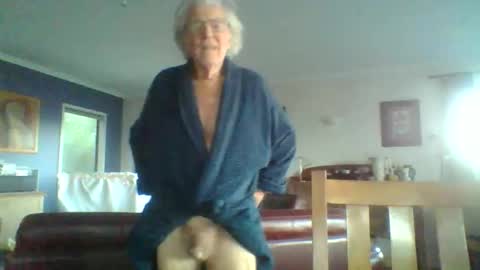 Snapshot of thickcockat71 chatting on May 17, 2026, 7:43 pm Thickcockat71 online show from May 17, 2026, 7:43 pm