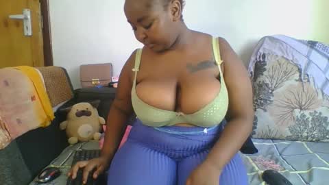 thickie_ online show from November 16, 2025, 4:29 am