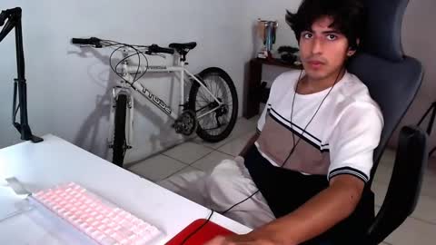 thieves_us online show from September 8, 2025, 5:12 pm