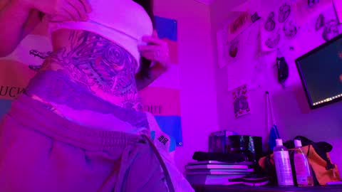 snacks online show from January 13, 2025, 8:58 pm