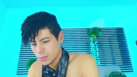 Snapshot of thiiagosaeenz chatting on June 1, 2026, 9:49 pm Thiago Saenzz online show from June 1, 2026, 9:49 pm