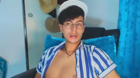 Snapshot of thiiagosaeenz chatting on June 11, 2026, 12:32 am Thiago Saenzz online show from June 11, 2026, 12:32 am
