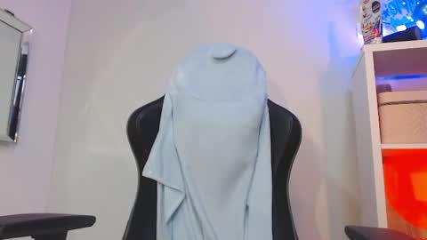 Snapshot of thin33 chatting on December 14, 2024, 1:50 am sara online show from December 14, 2024, 1:50 am