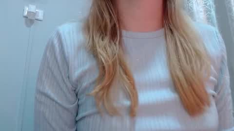 Snapshot of thin33 chatting on November 11, 2025, 2:44 am sara online show from November 11, 2025, 2:44 am