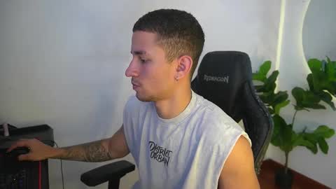 Snapshot of thin_tommy11 chatting on May 18, 2026, 8:03 pm thin_tommy11 online show from May 18, 2026, 8:03 pm