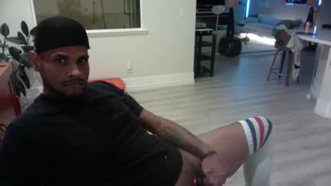 Snapshot of thisshucks chatting on November 4, 2025, 2:54 am Mister  online show from November 4, 2025, 2:54 am