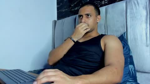Snapshot of thomas__wayne chatting on April 5, 2026, 2:31 am Thomas online show from April 5, 2026, 2:31 am