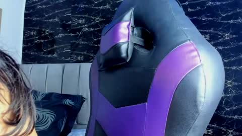 Snapshot of thomas__wayne chatting on May 9, 2026, 1:38 pm Thomas online show from May 9, 2026, 1:38 pm