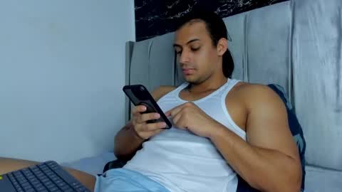 Snapshot of thomas__wayne chatting on May 23, 2026, 1:15 pm Thomas online show from May 23, 2026, 1:15 pm