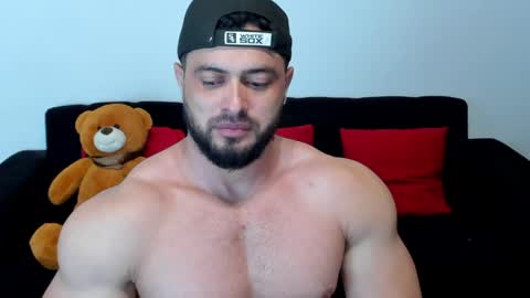Snapshot of thomas_brandon chatting on January 18, 2025, 6:03 am Thomas Brandon online show from January 18, 2025, 6:03 am