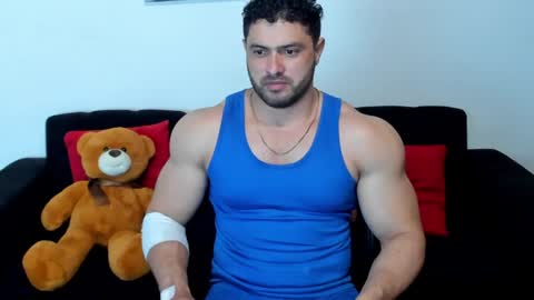 Snapshot of thomas_brandon chatting on January 25, 2025, 1:32 am Thomas Brandon online show from January 25, 2025, 1:32 am