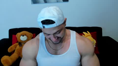 Snapshot of thomas_brandon chatting on February 2, 2025, 2:06 am Thomas Brandon online show from February 2, 2025, 2:06 am