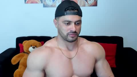 Snapshot of thomas_brandon chatting on February 12, 2025, 4:33 am Thomas Brandon online show from February 12, 2025, 4:33 am