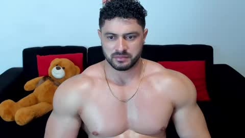 Snapshot of thomas_brandon chatting on February 24, 2025, 3:33 am Thomas Brandon online show from February 24, 2025, 3:33 am