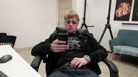 Snapshot of thomas_brons chatting on June 27, 2026, 5:29 pm THOMAS BRONS online show from June 27, 2026, 5:29 pm