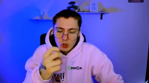 thomas_crow online show from February 5, 2026, 9:47 am