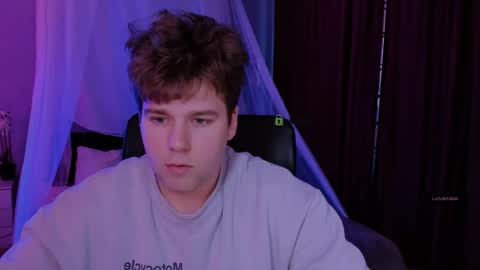 thomas_crow online show from April 4, 2026, 8:56 am