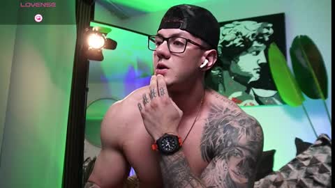 Thomas Falcon online show from February 11, 2026, 1:43 am