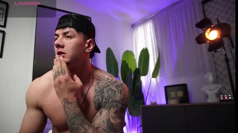 Thomas Falcon online show from February 13, 2026, 10:17 pm