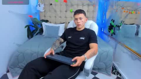 Thomas online show from October 31, 2025, 12:17 pm