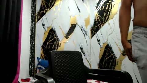 Snapshot of thomas_neuman chatting on June 6, 2026, 11:31 pm Thomas online show from June 6, 2026, 11:31 pm