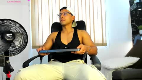  T H O M A S online show from November 25, 2025, 1:00 pm