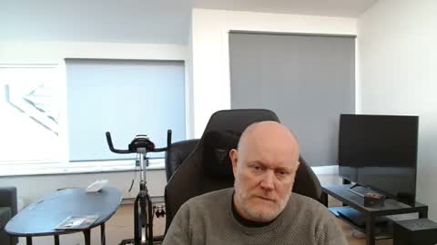 thomash32 online show from September 29, 2025, 8:08 am