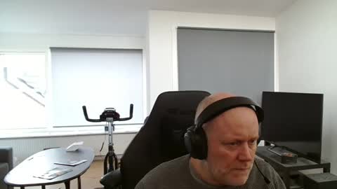 thomash32 online show from October 11, 2025, 8:57 am