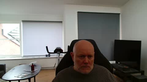 thomash32 online show from October 20, 2025, 9:43 am