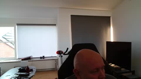 thomash32 online show from November 26, 2025, 1:34 pm