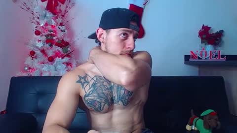 Snapshot of thomashoward31 chatting on December 19, 2025, 2:46 pm Thomas online show from December 19, 2025, 2:46 pm