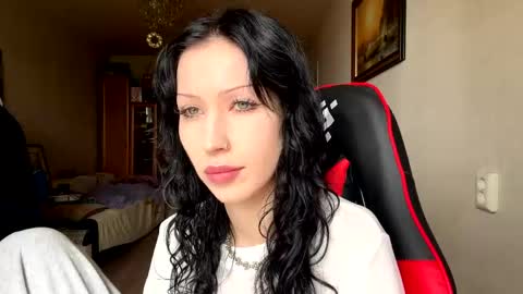Snapshot of thomasinakettl chatting on May 8, 2026, 4:51 am Marry online show from May 8, 2026, 4:51 am