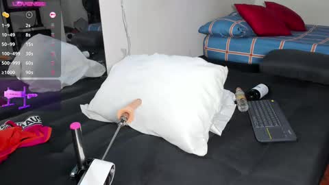 thomass royy online show from February 25, 2025, 4:35 am