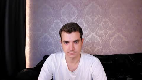 Thomas online show from December 4, 2025, 7:44 pm