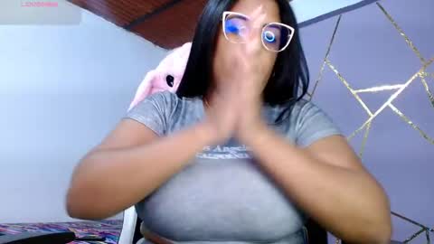Snapshot of thommson_caroline chatting on May 18, 2026, 10:59 pm Carol online show from May 18, 2026, 10:59 pm