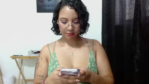 Snapshot of thompson_ari chatting on May 5, 2026, 4:59 pm thompson ari online show from May 5, 2026, 4:59 pm
