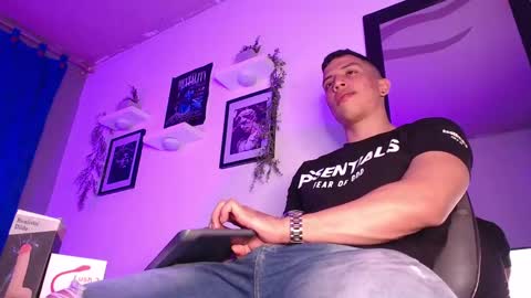 Snapshot of thomsevery_ chatting on December 24, 2024, 3:16 am Thoms Every online show from December 24, 2024, 3:16 am