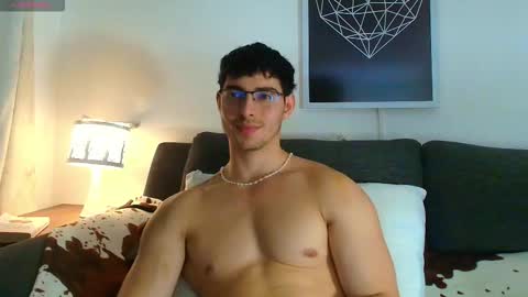 Snapshot of thomylov chatting on December 4, 2025, 2:43 am thomylov online show from December 4, 2025, 2:43 am