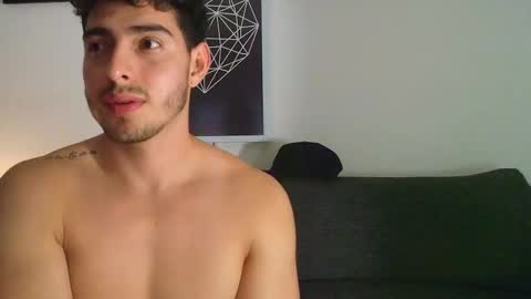 Snapshot of thomylov chatting on March 8, 2026, 2:04 am thomylov online show from March 8, 2026, 2:04 am