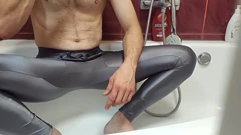 Thongsandstocking online show from November 2, 2025, 10:23 pm