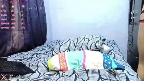 Snapshot of thonyxxx_ chatting on September 20, 2025, 5:08 am thonyxxx_ online show from September 20, 2025, 5:08 am