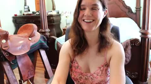 ThornburyRose online show from March 6, 2025, 5:54 pm