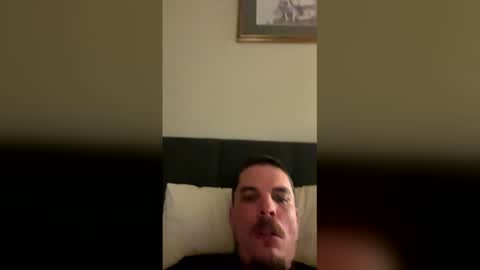 Snapshot of thowe802 chatting on March 25, 2026, 8:09 am thowe802 online show from March 25, 2026, 8:09 am