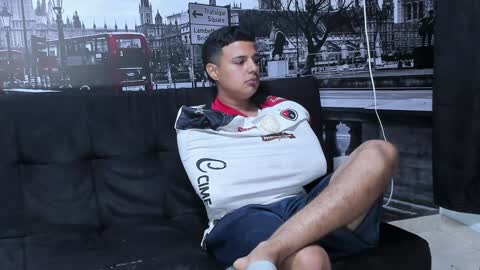 Snapshot of threesome_sexy chatting on January 3, 2025, 1:14 pm BRITHANY BRYAN ALEX online show from January 3, 2025, 1:14 pm